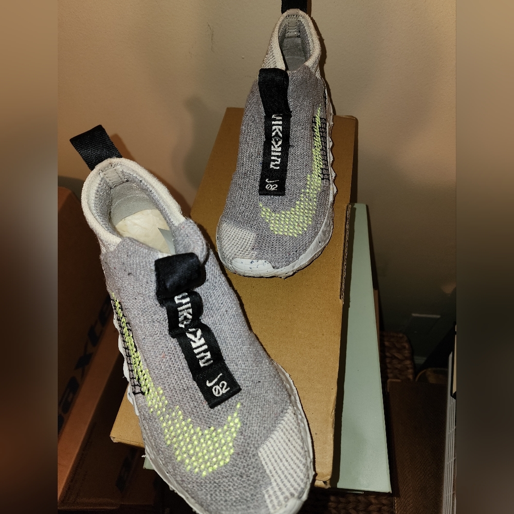 Nike Space Hippie 02